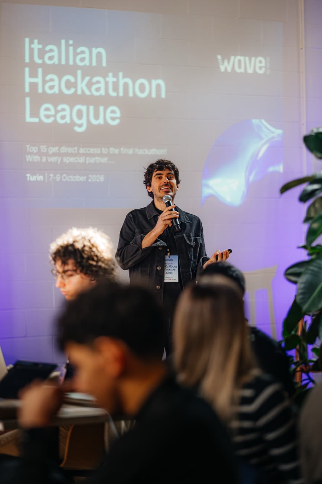 Antonio Pisante sul palco della Italian Hackathon League